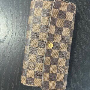 LV- Sarah Damier Wallet